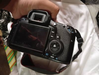 canon 60D fresh condition like new with kit lens and box etc