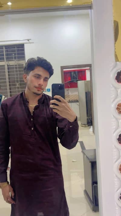 Mujhe Job ki zarorat hai urgent koe bi job ho Kar lo ga