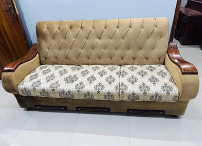 5 Seater Sofa Set in very excellent condition