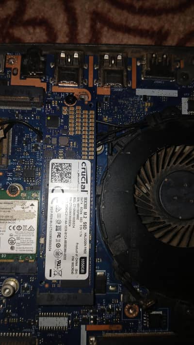 laptop 8gb ram ddr4 and 1 Tb ssd crucial for sale.