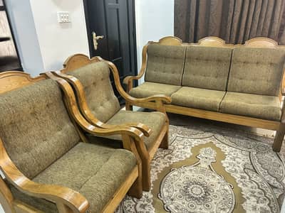 Classic 5-Seater Wooden Sofa Set in Excellent Condition”