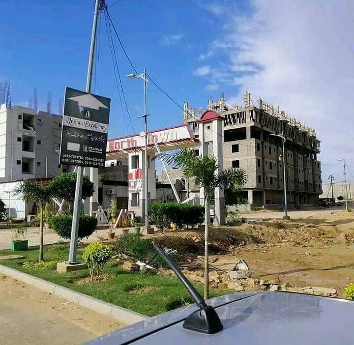 West Upon Plot Old Block 0