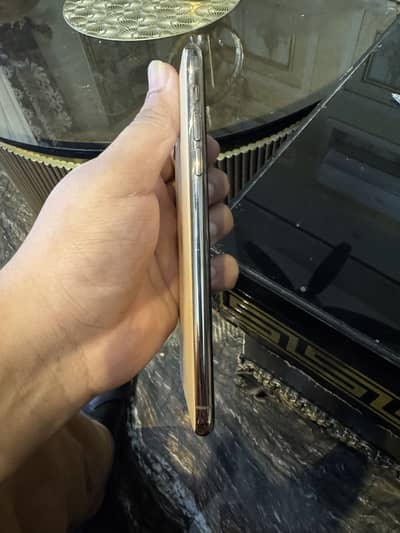 11 pro max golden 10/9 256 Gb pta approved battery change