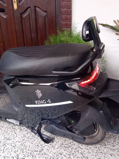 electric scooty