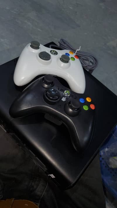 Xbox 360 Ultra Slim + 37 Games