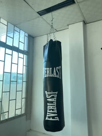 Everlast filled boxing bag