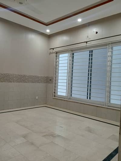 Neet and clean 163 bedroom attach washroom open basement for rent demand 120000