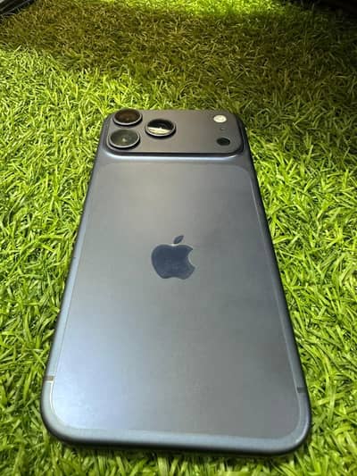 iphone 17 pro max (256) blue  10/10