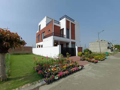 Luxury 7 Marla Furnished House for Sale | Park Facing | Near Market | 60 Ft Road | A-Class Construction