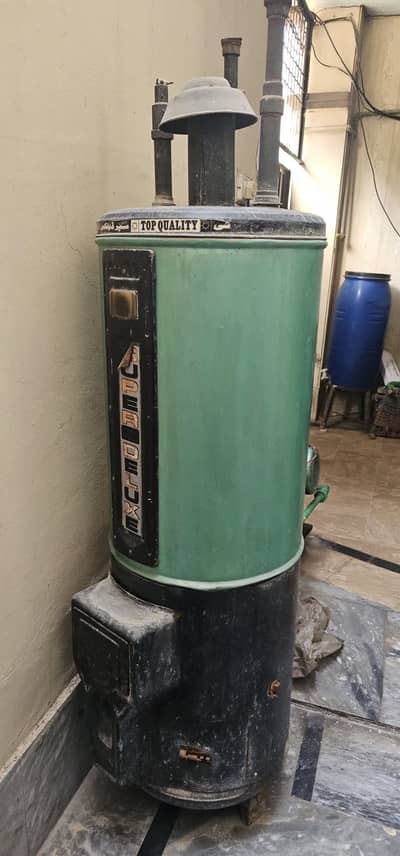 Superdeluxe branded Geyser