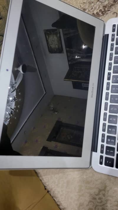 MacBook Air 2011 neat  n  clean urgent sale