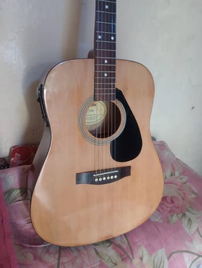 Yamaha F310 Sami acoustic guitar