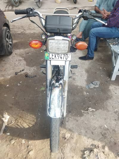 honda 125 first owner total genuine urgent sale