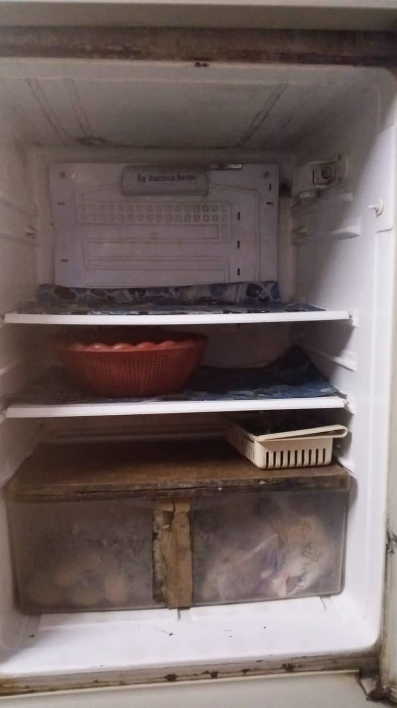 Refrigerator 0