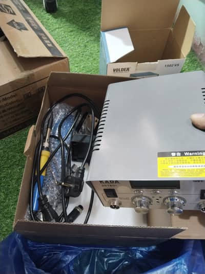 LCD screen remover. only contact. 0304_4701368