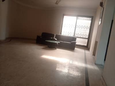 1 KANAL LOWER PORTION AVAILABLE FOR RENT IN IQBAL TOWN
