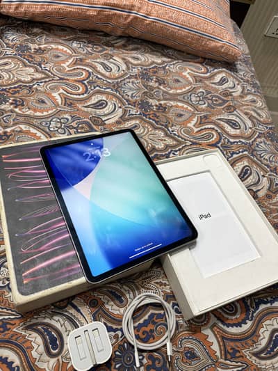 iPad Pro m2 chip 11” inch 4th generation