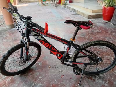 Gerik Mountain bicycle / MTB with 21 gears and disc brakes.