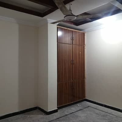 1 Bed Flat Avalible For Rent