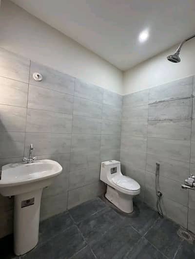 10 Marla upper portion available in sec C in bahria town lahore.