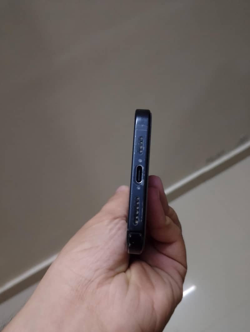 iphone 16 pro max 3