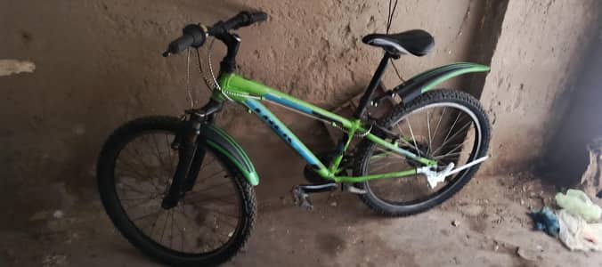 trek Mt 220 japanese cycle with 26 inches wheel