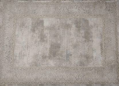 Premium Quality Imported Rug - 5x7 ft - Brand New - Urgent Sale