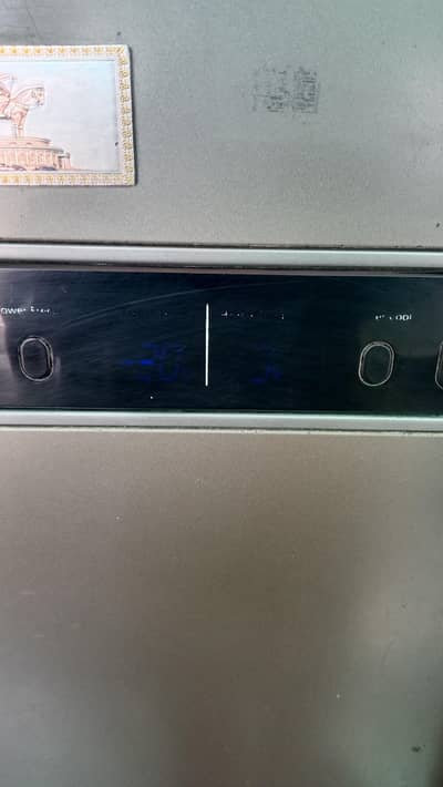 Samsung fridge for sale condition 9/10 good cooling ful working cond