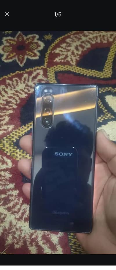 2 mobs I phone 8plus Sony Xperia 5