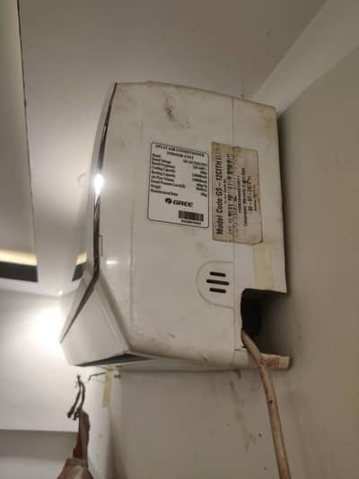 GREE INVERTER 1 TON AC