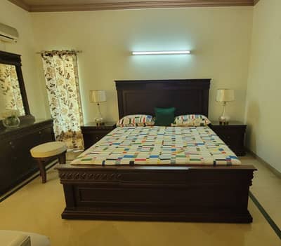 Luxury Sheesham Wood Bed Set with Storage – Brand New Condition