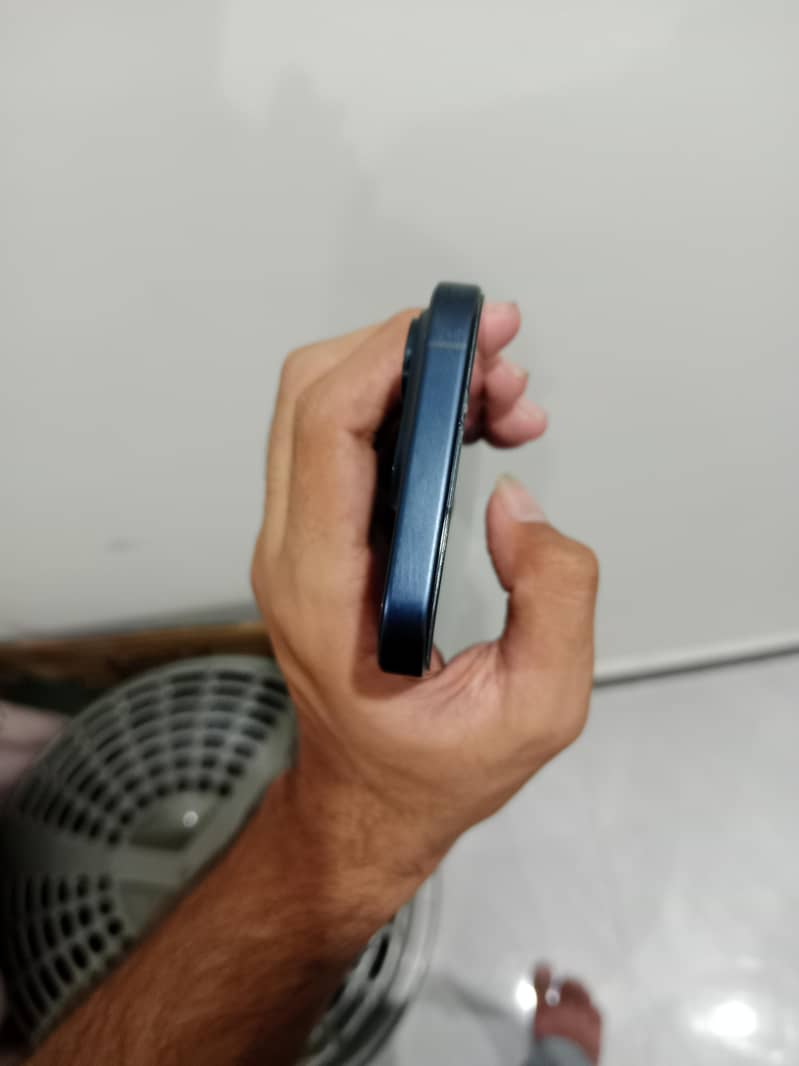 iphone 15 pro 2