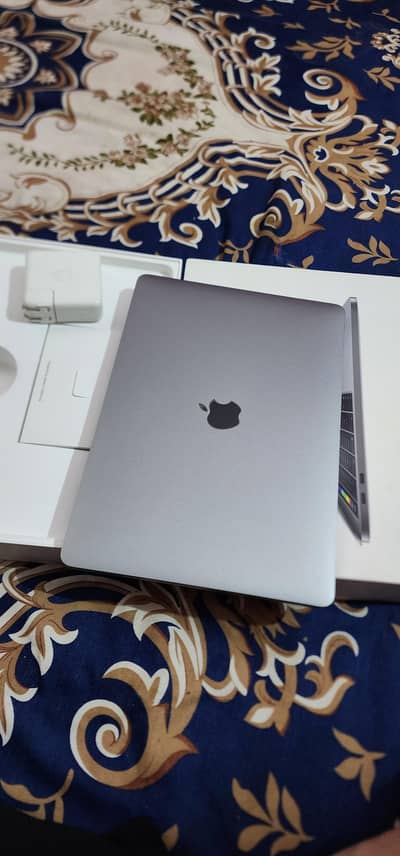 MACBOOK PRO 2019 13 INCH 128GB 8GB RAM WITH BOX AND 61 WATT Charger
