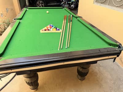 Billiat 8 Ball pool totally fresh condition