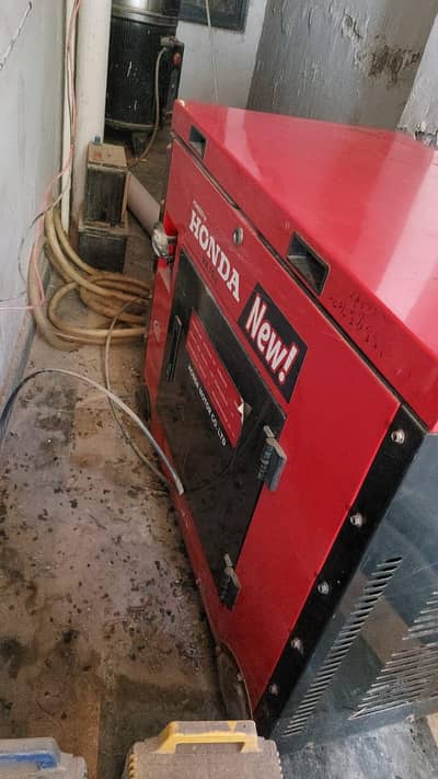 HONDA 6.5kva generator. Selfstart. Petrol.  Demand : 1lac.