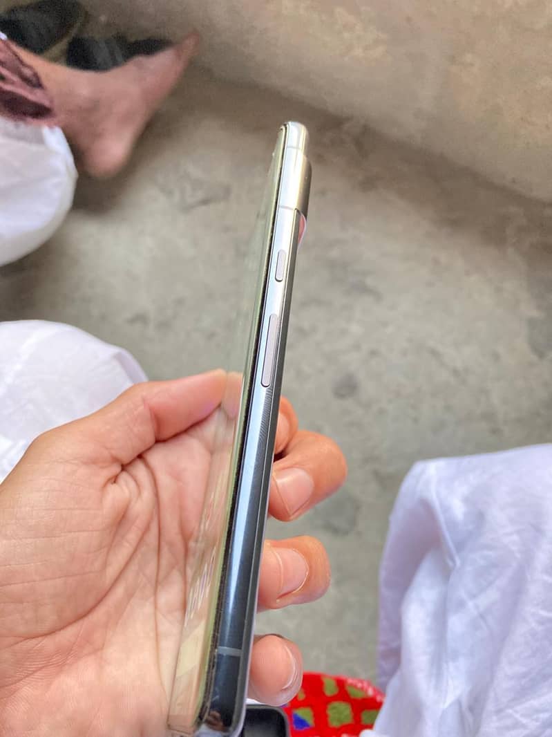 Google pixel 7 pro 4