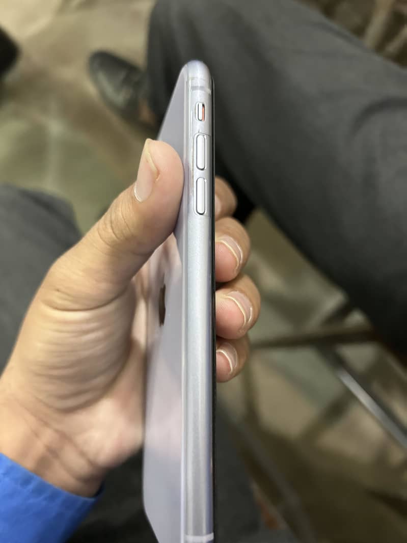IPHONE 11 10/10 Condition 2