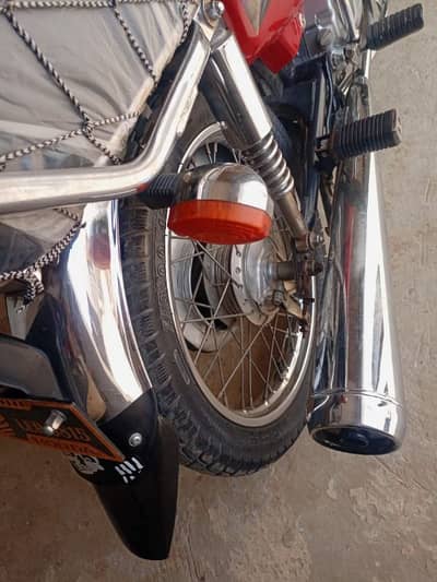 Honda 125 - 2015.  call me &_+03228068308