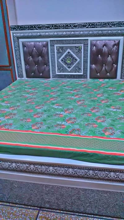 Premium bed set for sale, without mattress