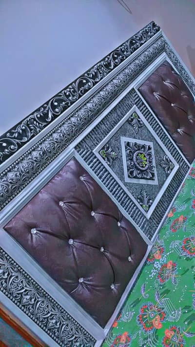 Premium bed set for sale, without mattress