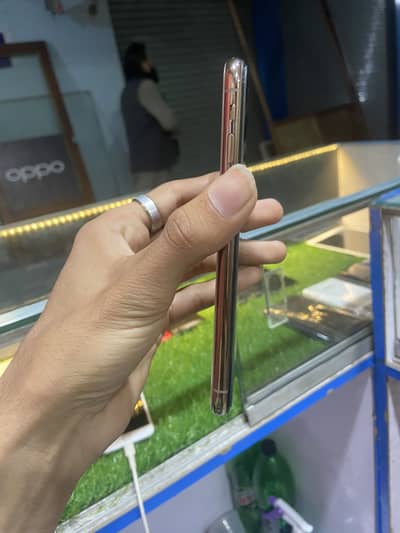 IPHONE Xs 64gb golden color MDM
