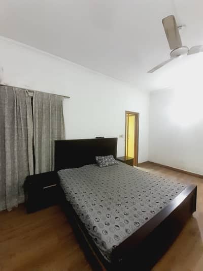 10MARLA UPPER PORTION 1BED DHA PHASE 3