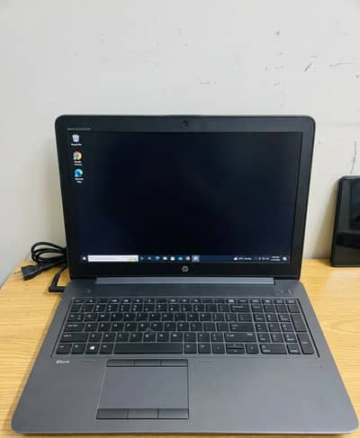 HP ZBook 15 G4 i7 7820HQ 8GB 256GB SSD 4GB Quadro M1200 1080p Laptop