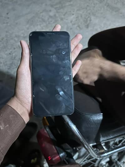 IPHONE XSMAX 256GB 4 MONTH SIM WORK