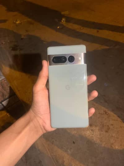 Google pixel 7 pro only panel line