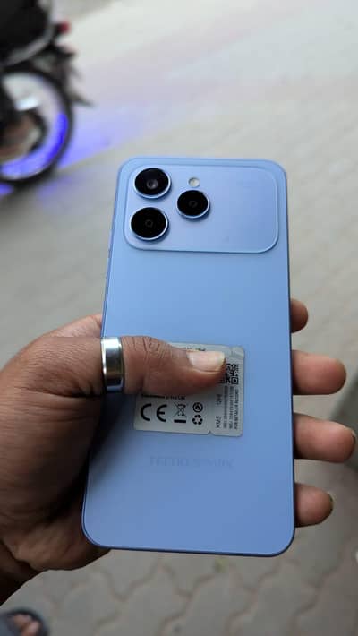 tecno spark 40 complete box 10 by 9.5condition