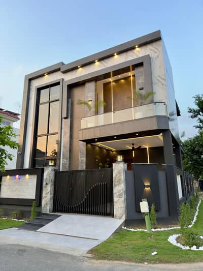 A Luxurious Bungalow with 100 Ft. Wide Approach Excellent Location