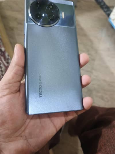 10/10condition ha mbl ki daba charge sth ha ok phon koi masla ni ha