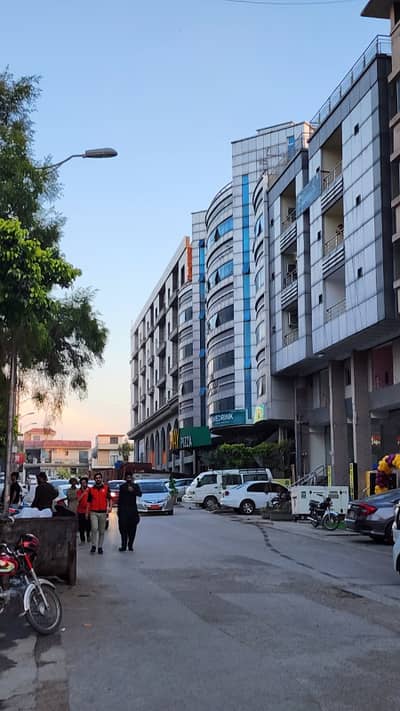 E-11 Markaz Islamabad Prime Location Hall 1600 Sq Ft For Rent