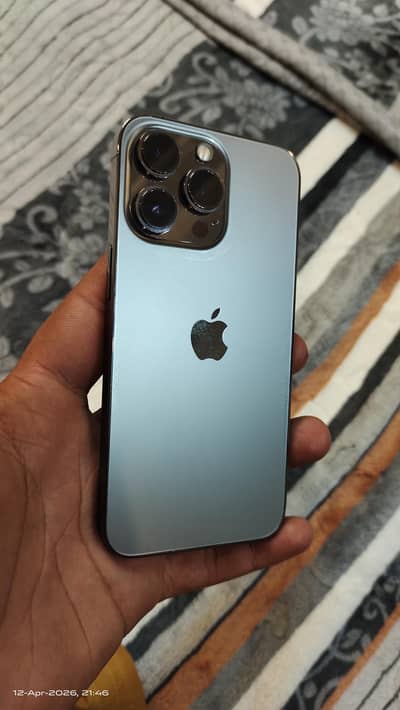 256gb. . . 90batery health  . . . . . . cable. box . available